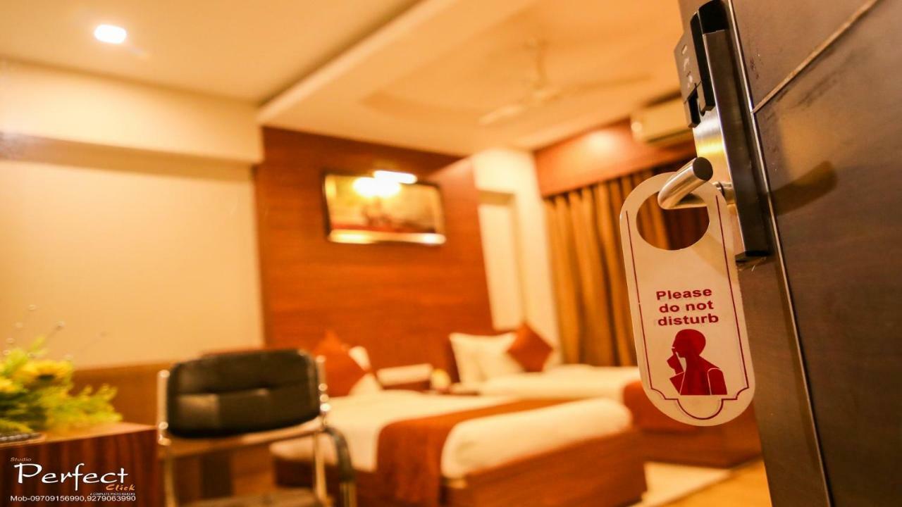 The Mahal Inn Jamshedpur Buitenkant foto