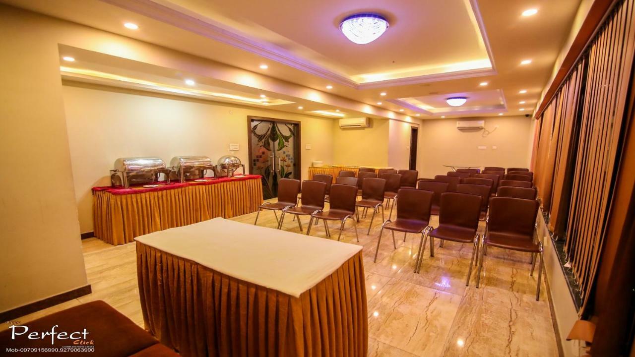 The Mahal Inn Jamshedpur Buitenkant foto