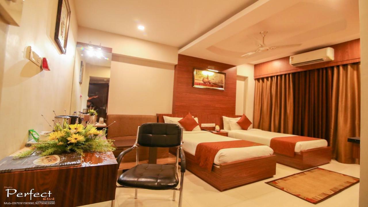 The Mahal Inn Jamshedpur Buitenkant foto